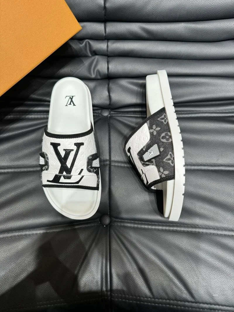 Chic Louis Vuitton Slippers 30623