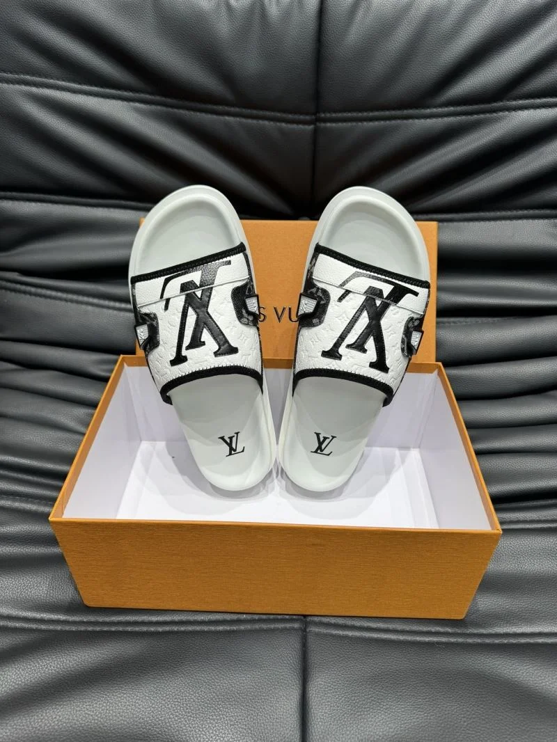 Chic Louis Vuitton Slippers 30623
