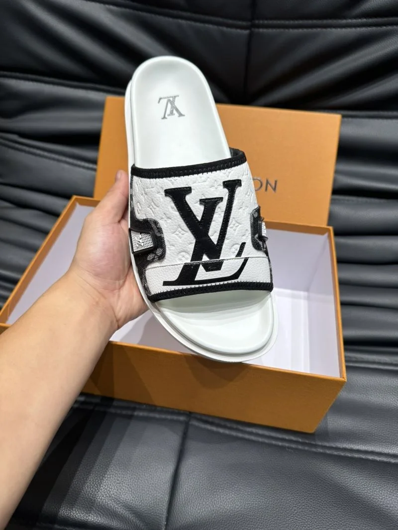 Chic Louis Vuitton Slippers 30623