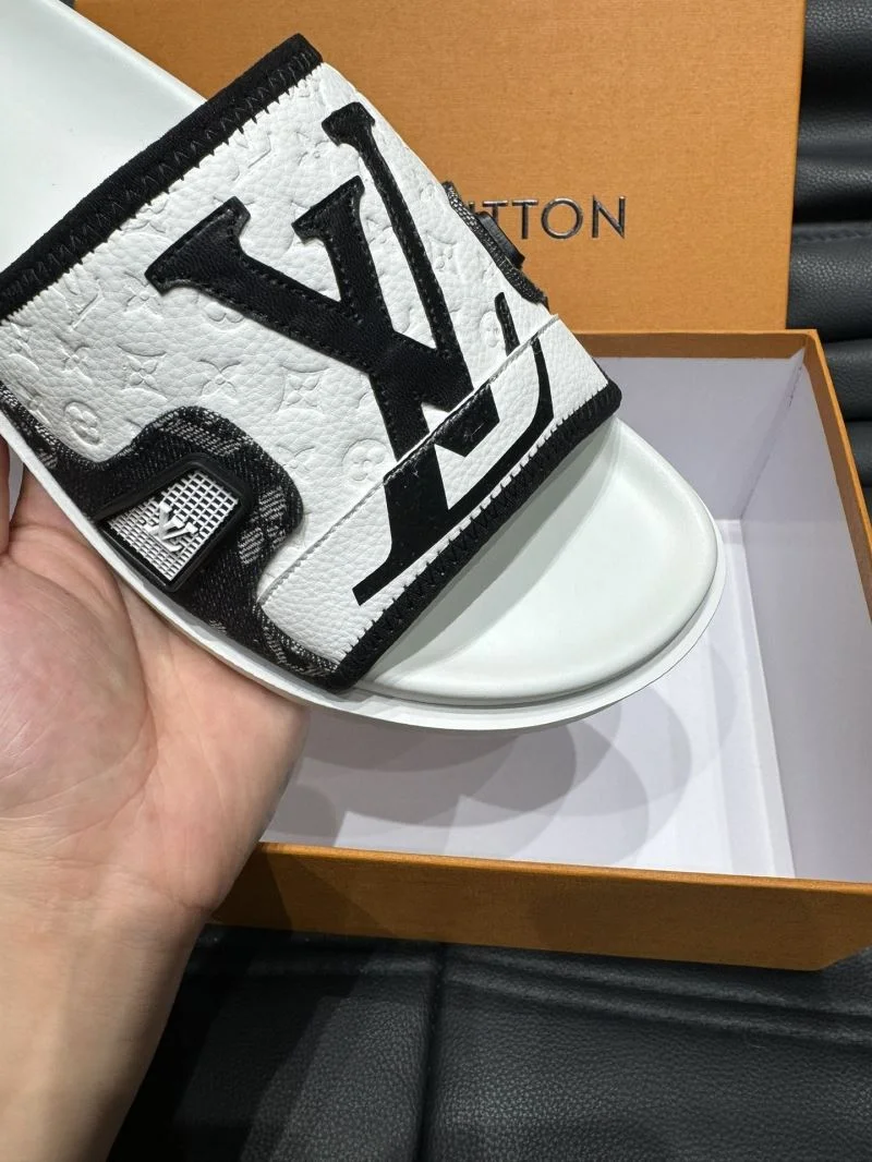 Chic Louis Vuitton Slippers 30623