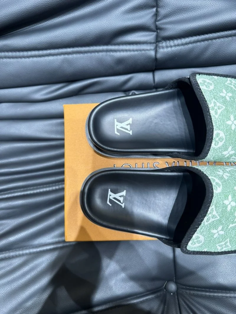 Thermal Louis Vuitton Slippers 30635