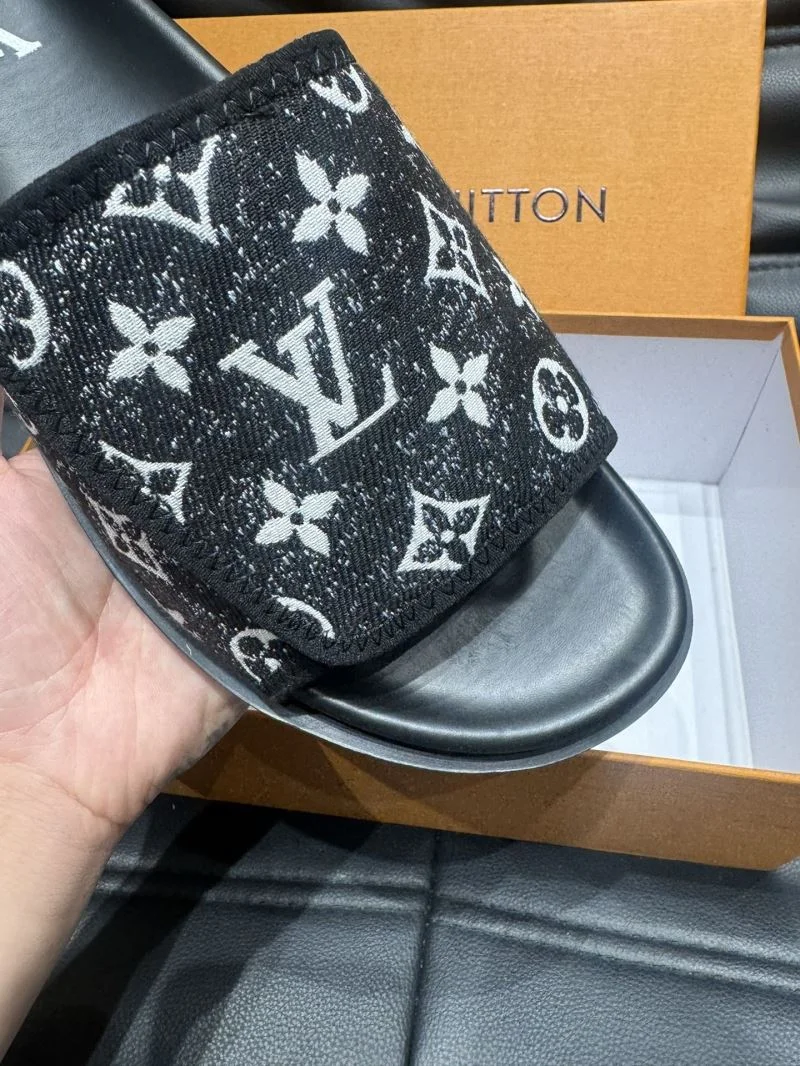 Louis Vuitton Slippers SmoothTexture 30639