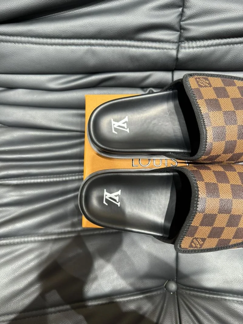 Sustainable Louis Vuitton Slippers 30643