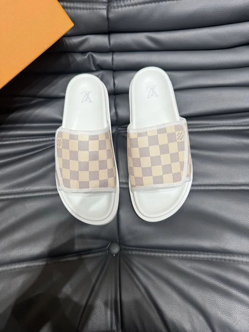Trendy Louis Vuitton Slippers 30634