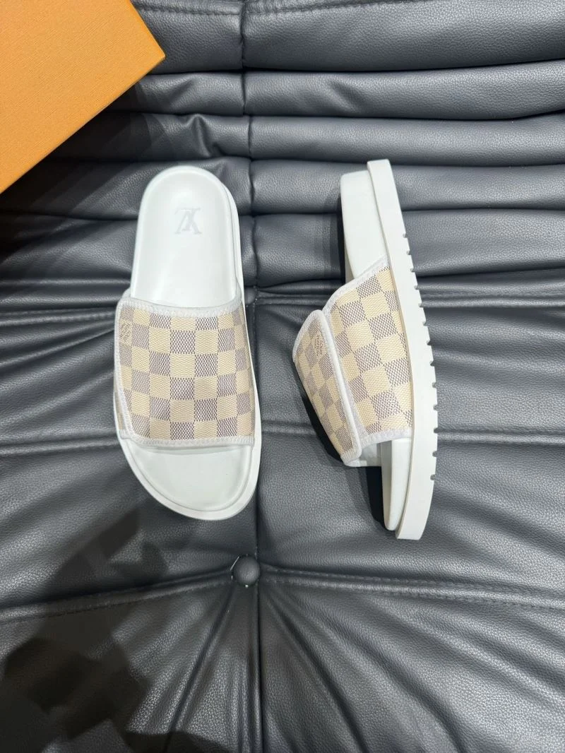 Trendy Louis Vuitton Slippers 30634