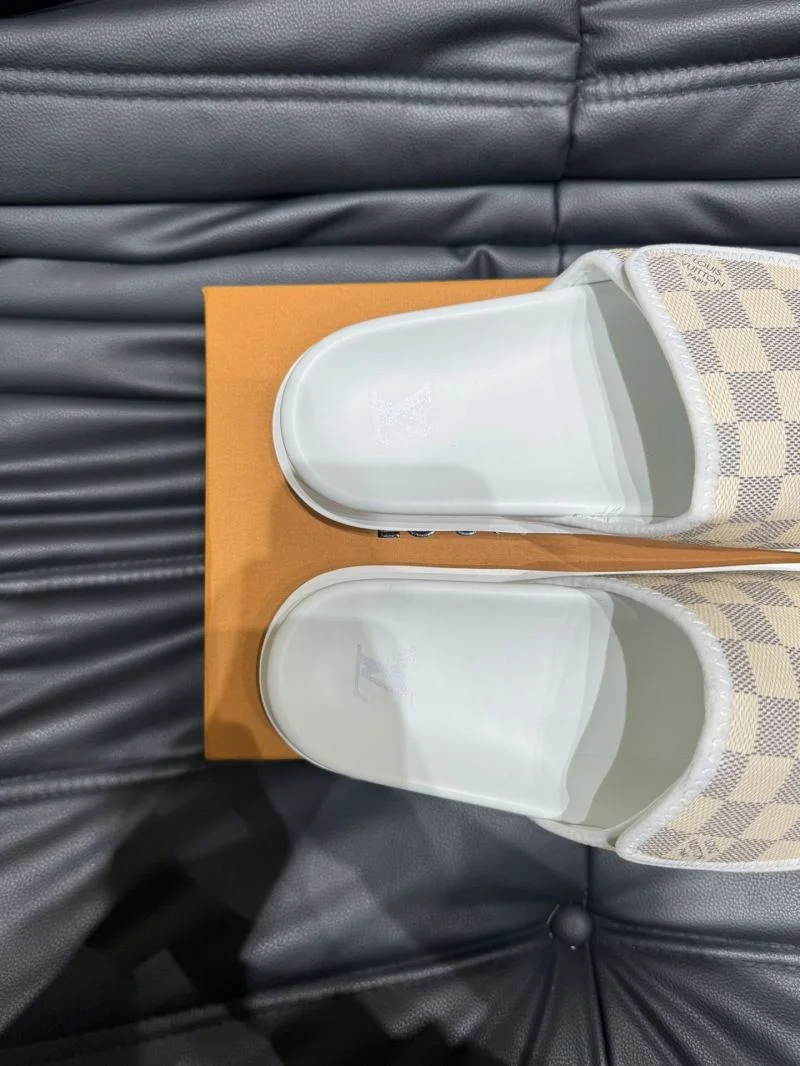 Trendy Louis Vuitton Slippers 30634