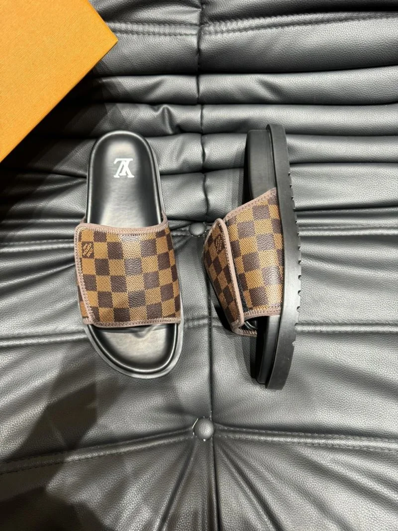 TechFriendly Louis Vuitton Slippers 30646