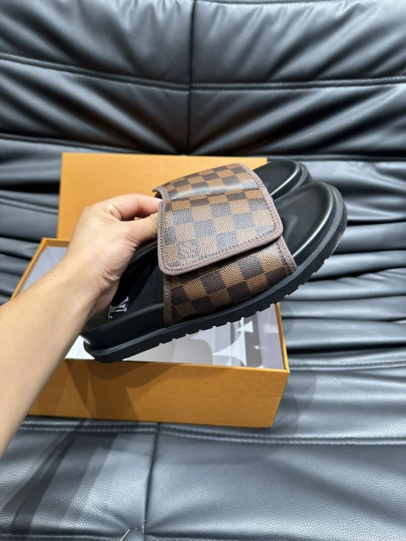 TechFriendly Louis Vuitton Slippers 30646