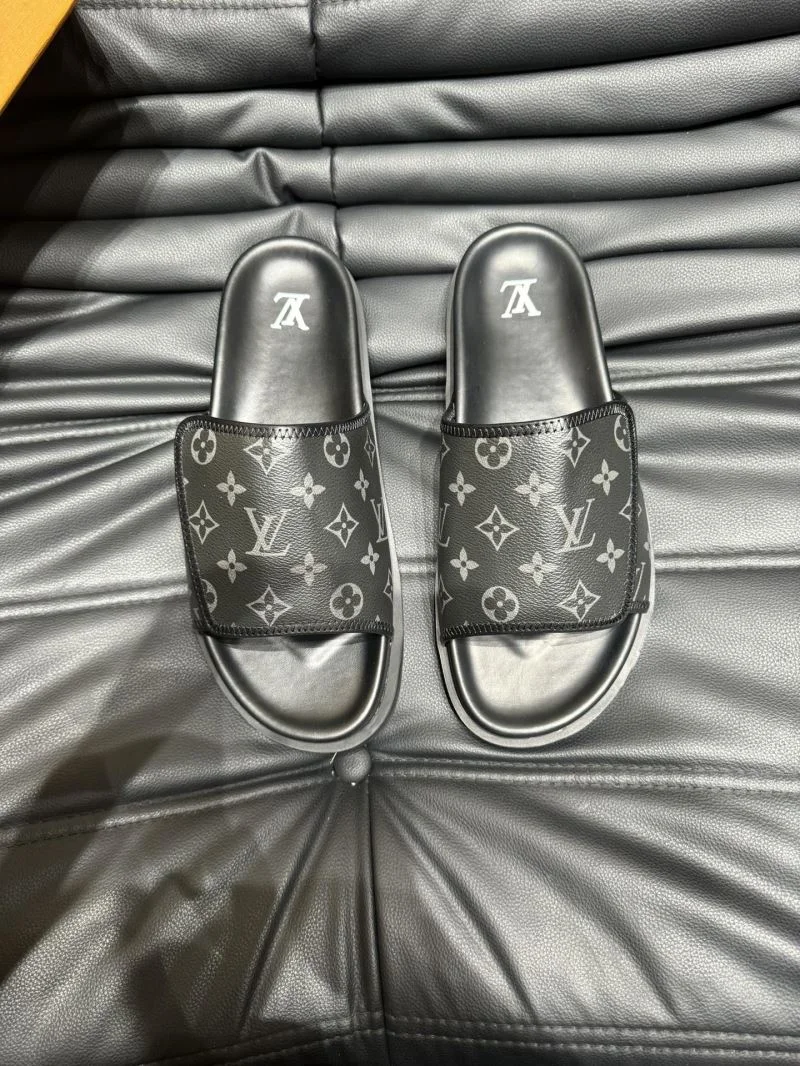 Louis Vuitton Slippers Trendsetting 30640