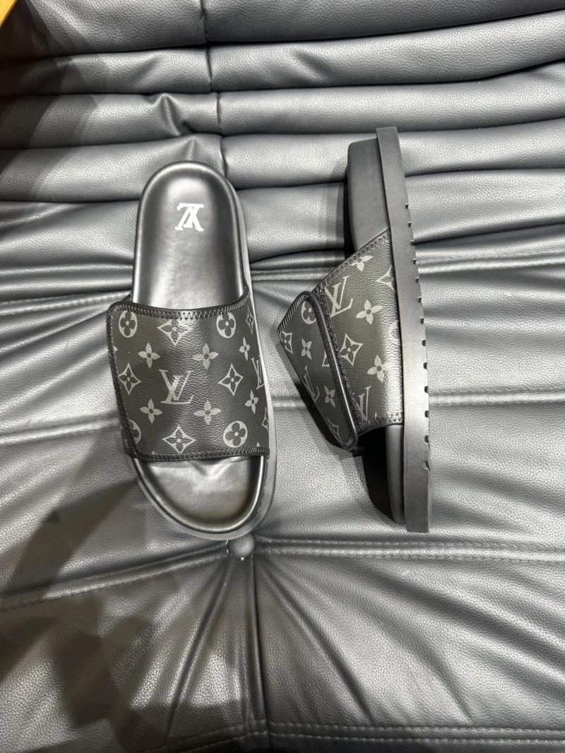 Louis Vuitton Slippers Trendsetting 30640