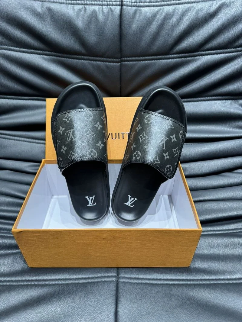Louis Vuitton Slippers Trendsetting 30640