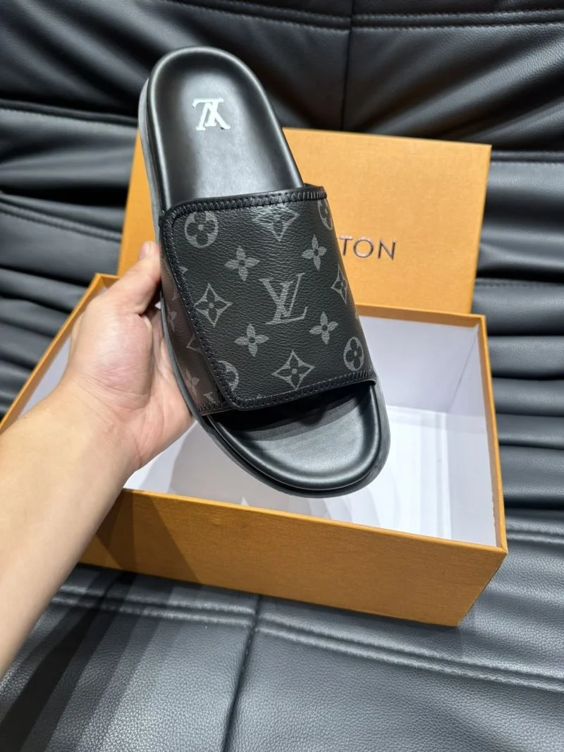 Louis Vuitton Slippers Trendsetting 30640