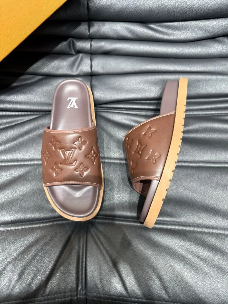 Minimalist Louis Vuitton Slippers 30631