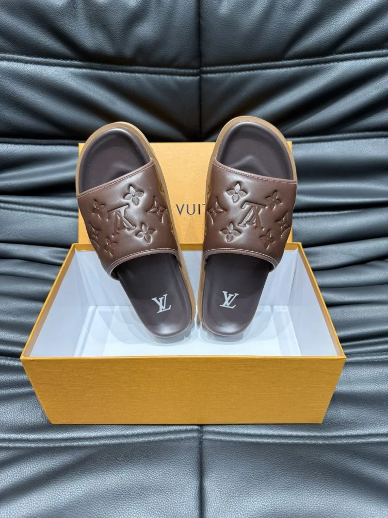 Minimalist Louis Vuitton Slippers 30631