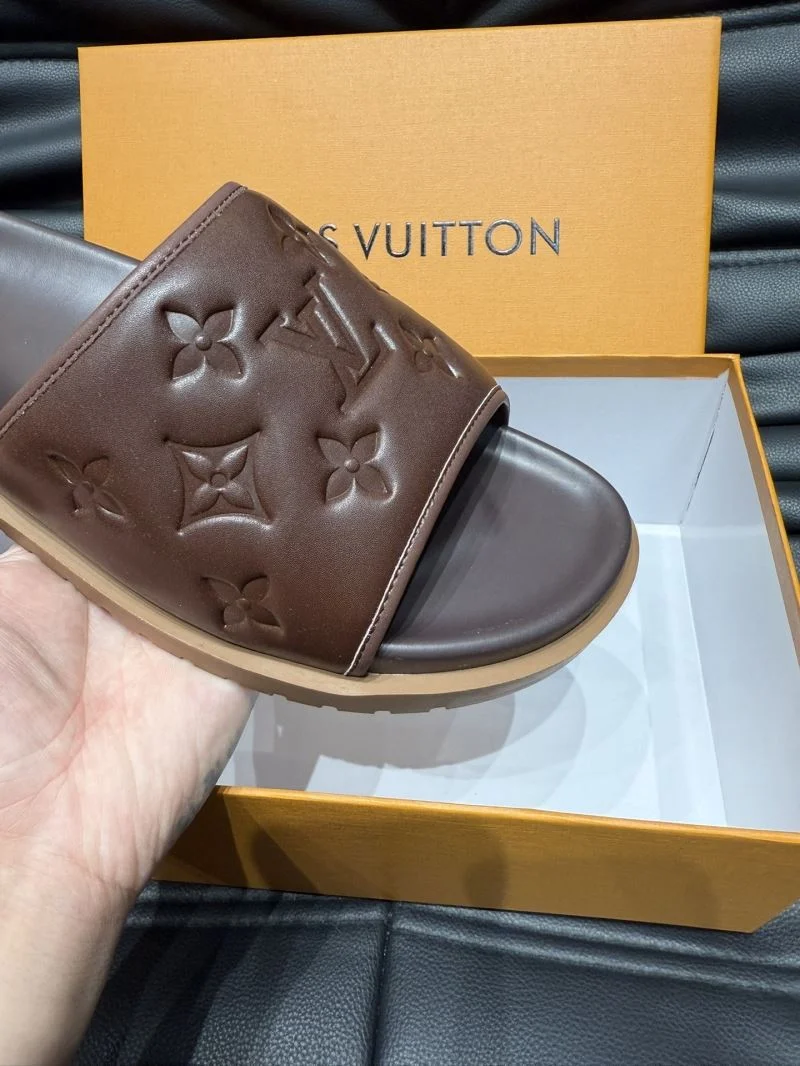 Minimalist Louis Vuitton Slippers 30631