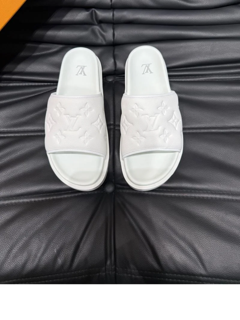 EyeCatching Louis Vuitton Slippers 30641
