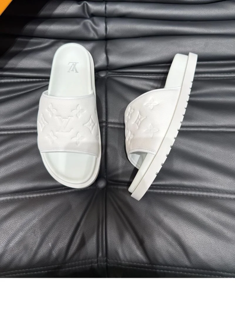 EyeCatching Louis Vuitton Slippers 30641