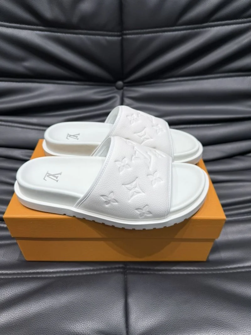 EyeCatching Louis Vuitton Slippers 30641