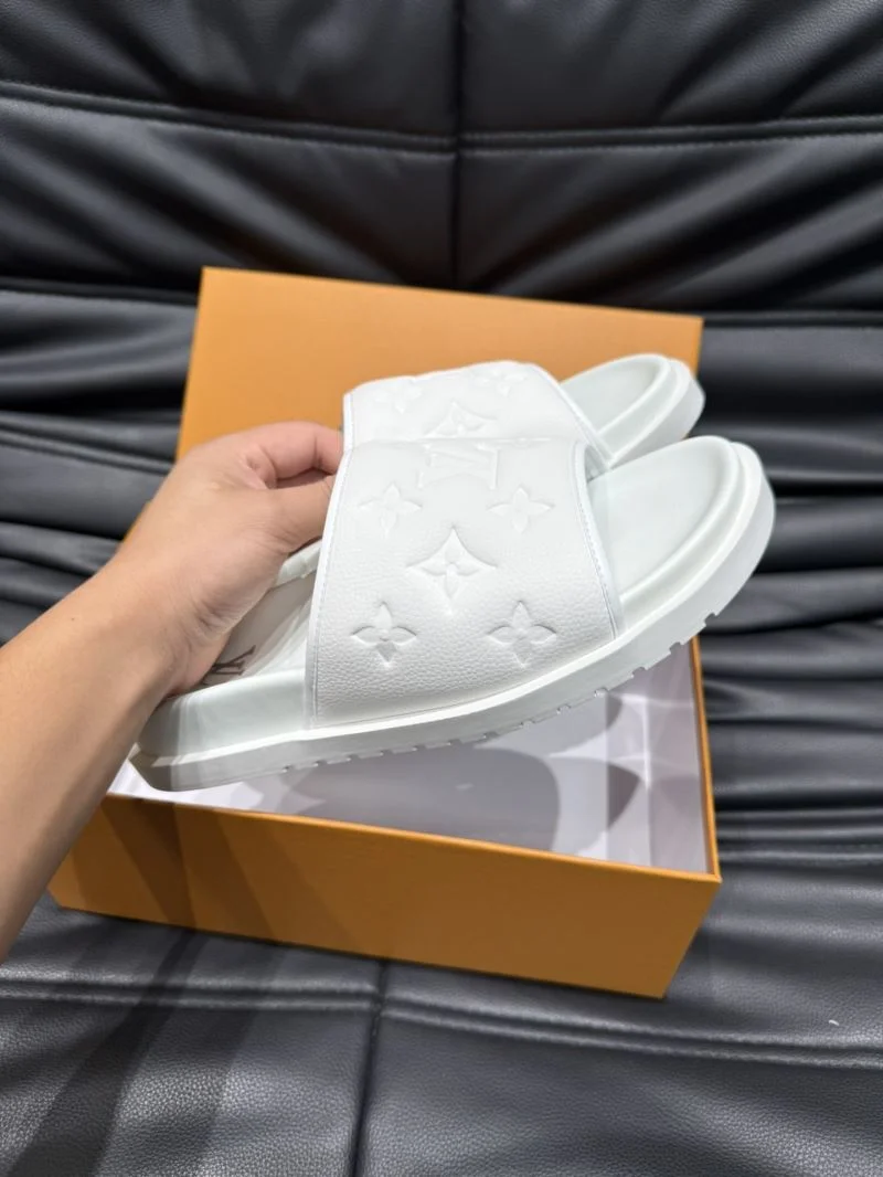 EyeCatching Louis Vuitton Slippers 30641