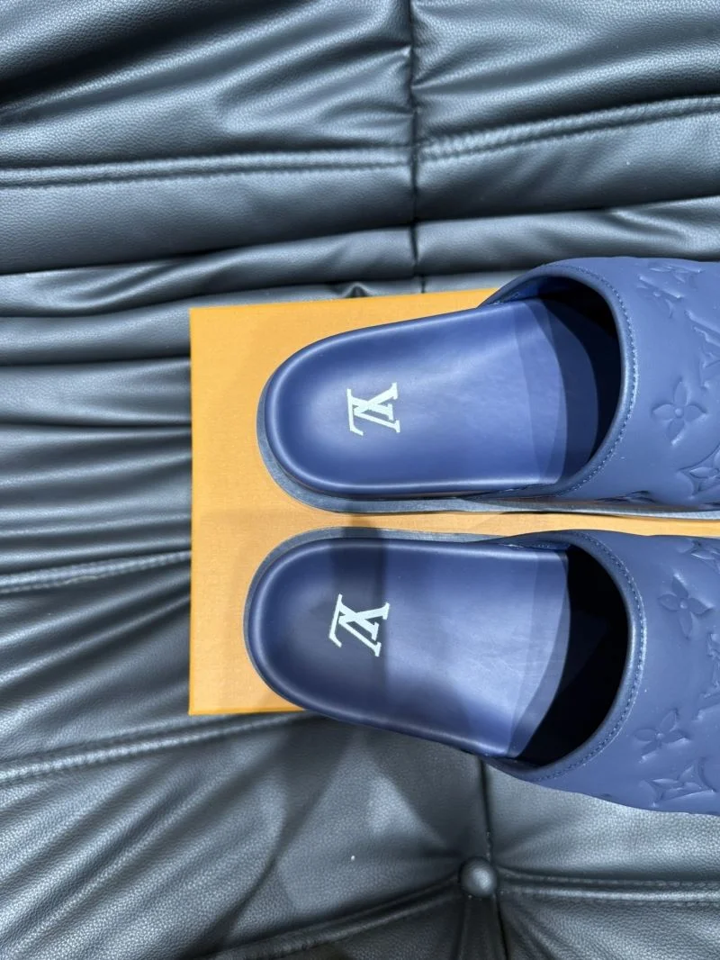 Minimalist Louis Vuitton Slippers 30629