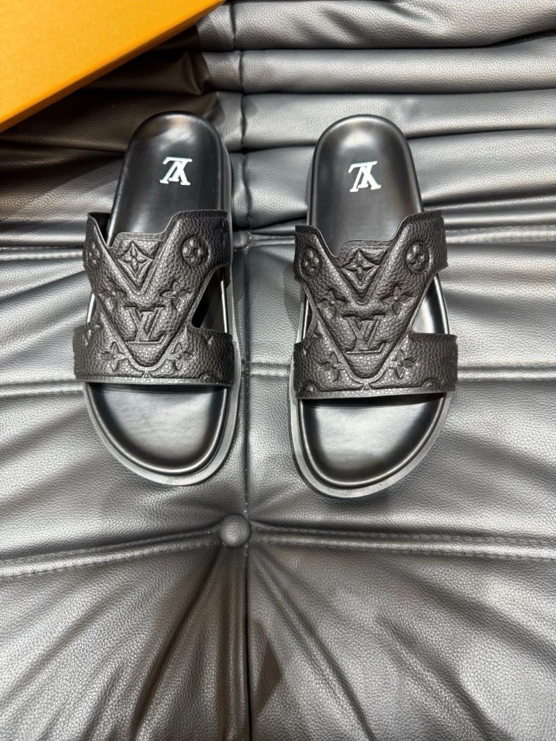 Flexible Louis Vuitton Slippers 30612