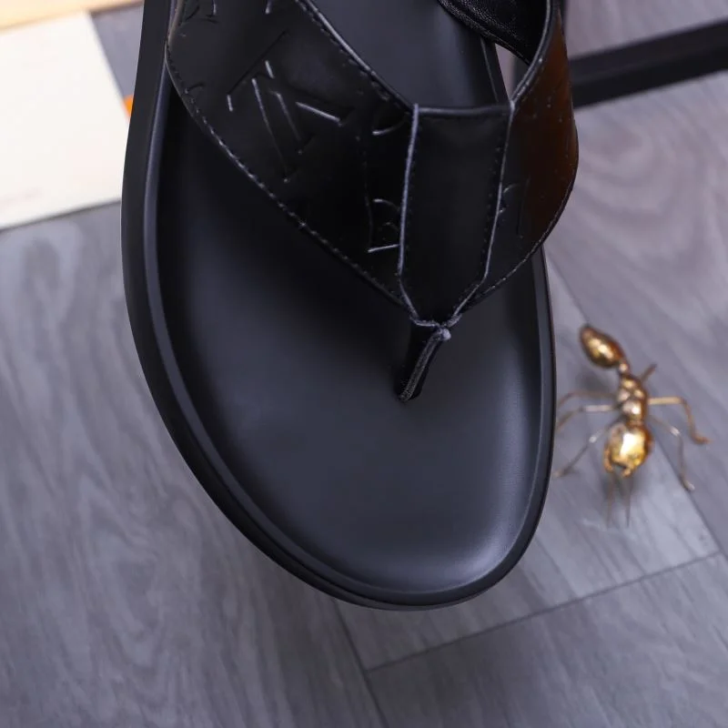 Louis Vuitton Slippers Unisex 30609