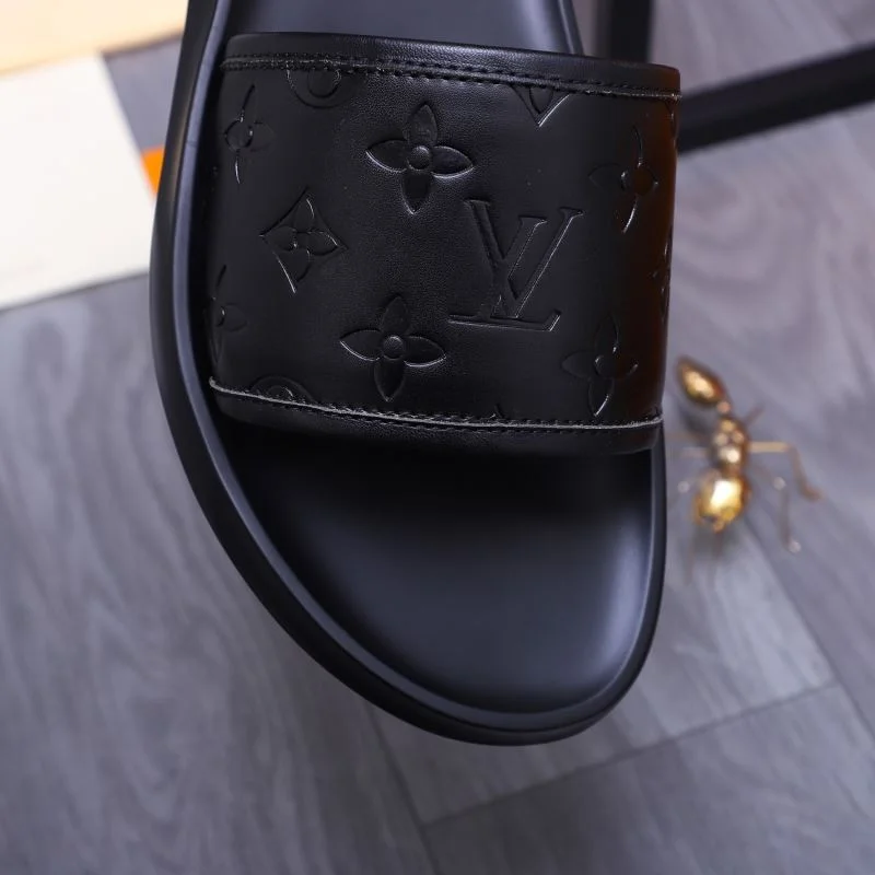 Cozy Louis Vuitton Slippers 30606