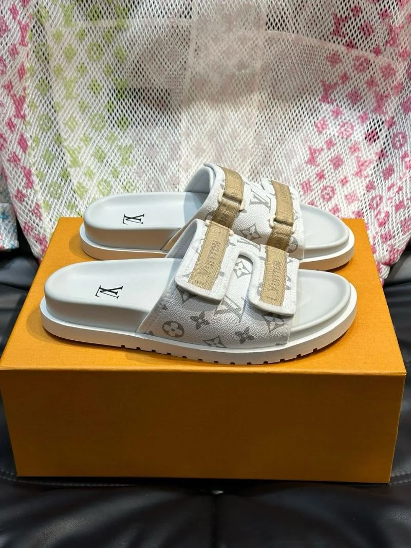 Neat Louis Vuitton Slippers 30591