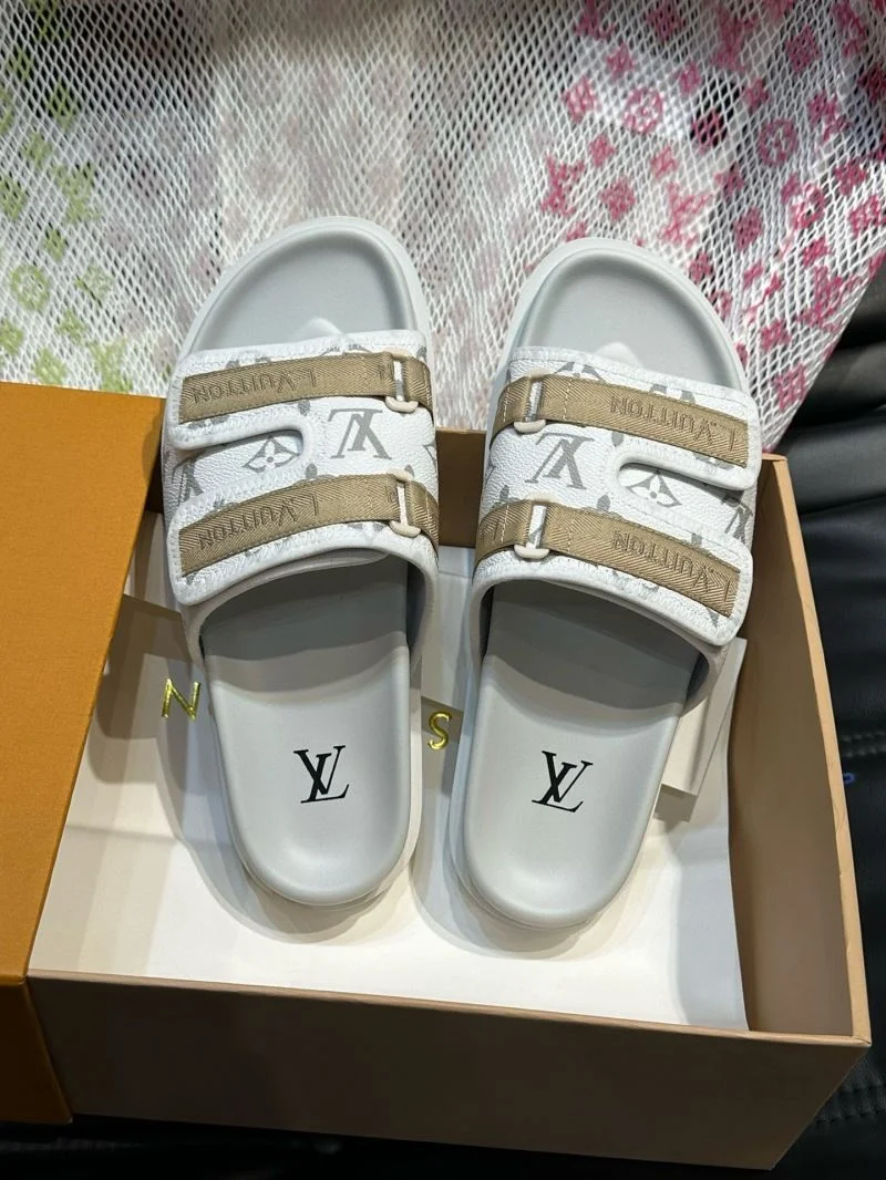 Neat Louis Vuitton Slippers 30591