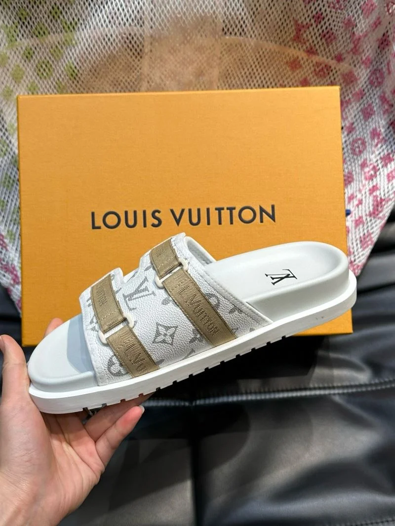 Neat Louis Vuitton Slippers 30591