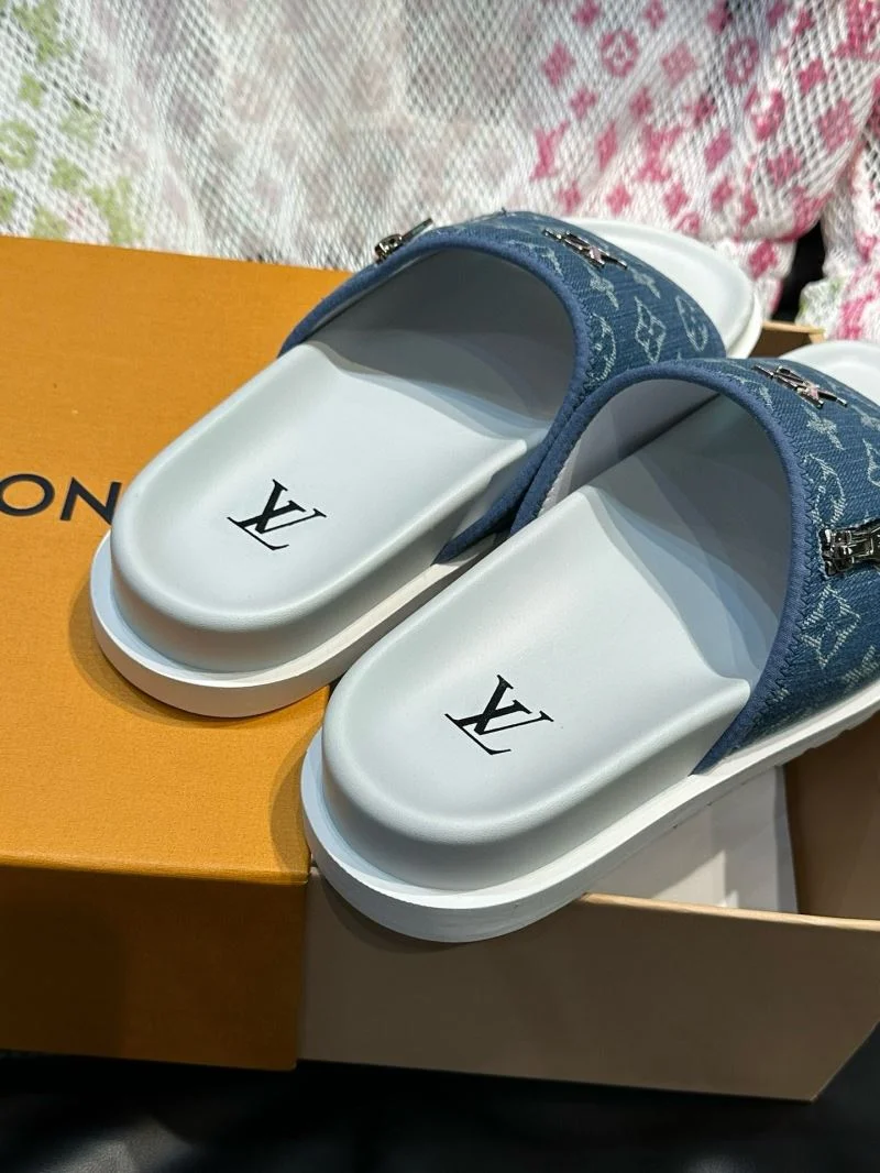 Trendy Louis Vuitton Slippers 30599