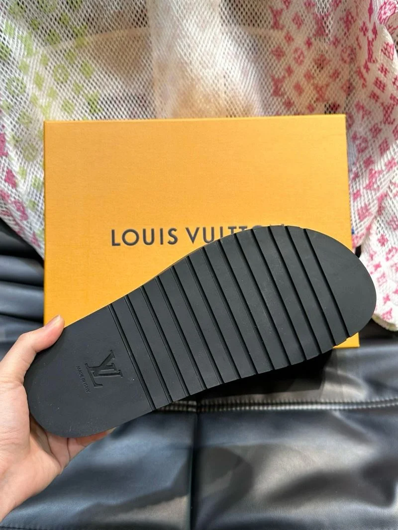 OnTrend Louis Vuitton Slippers 30593