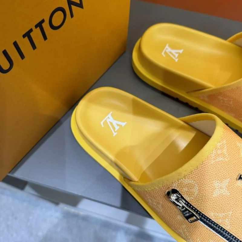 Compact Louis Vuitton Slippers 30595
