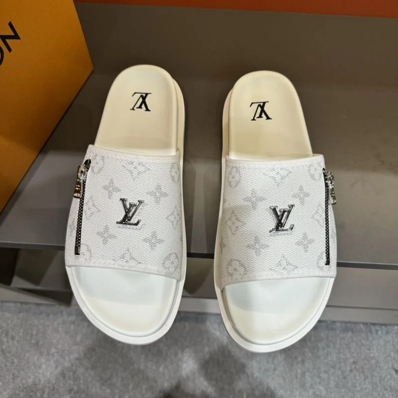 Sporty Louis Vuitton Slippers 30586