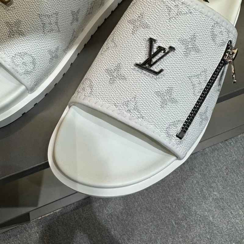 Sporty Louis Vuitton Slippers 30586