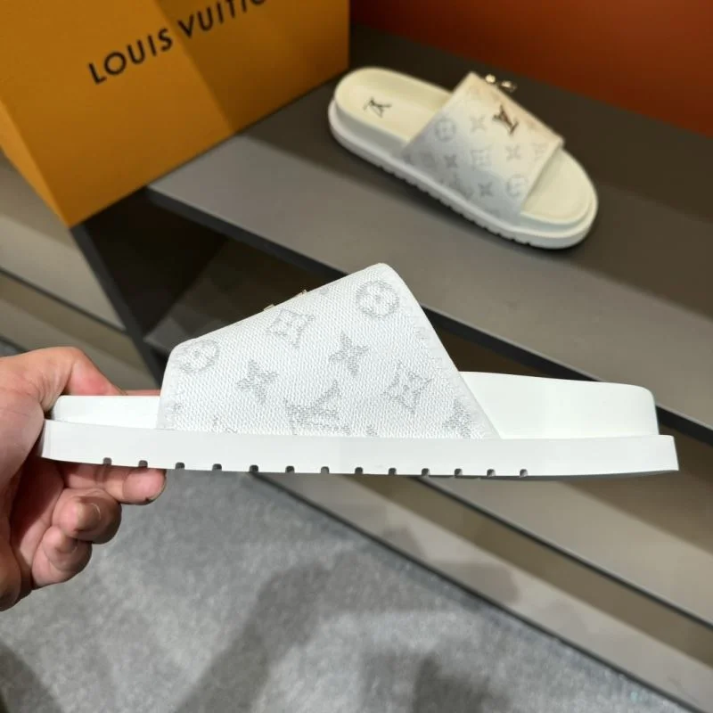 Sporty Louis Vuitton Slippers 30586