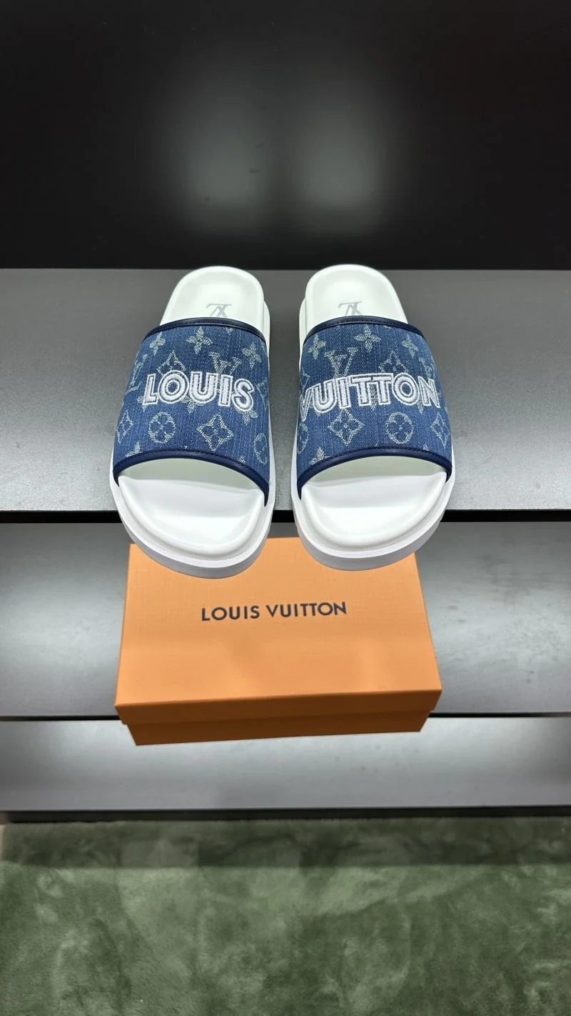 Flexible Louis Vuitton Slippers 30584