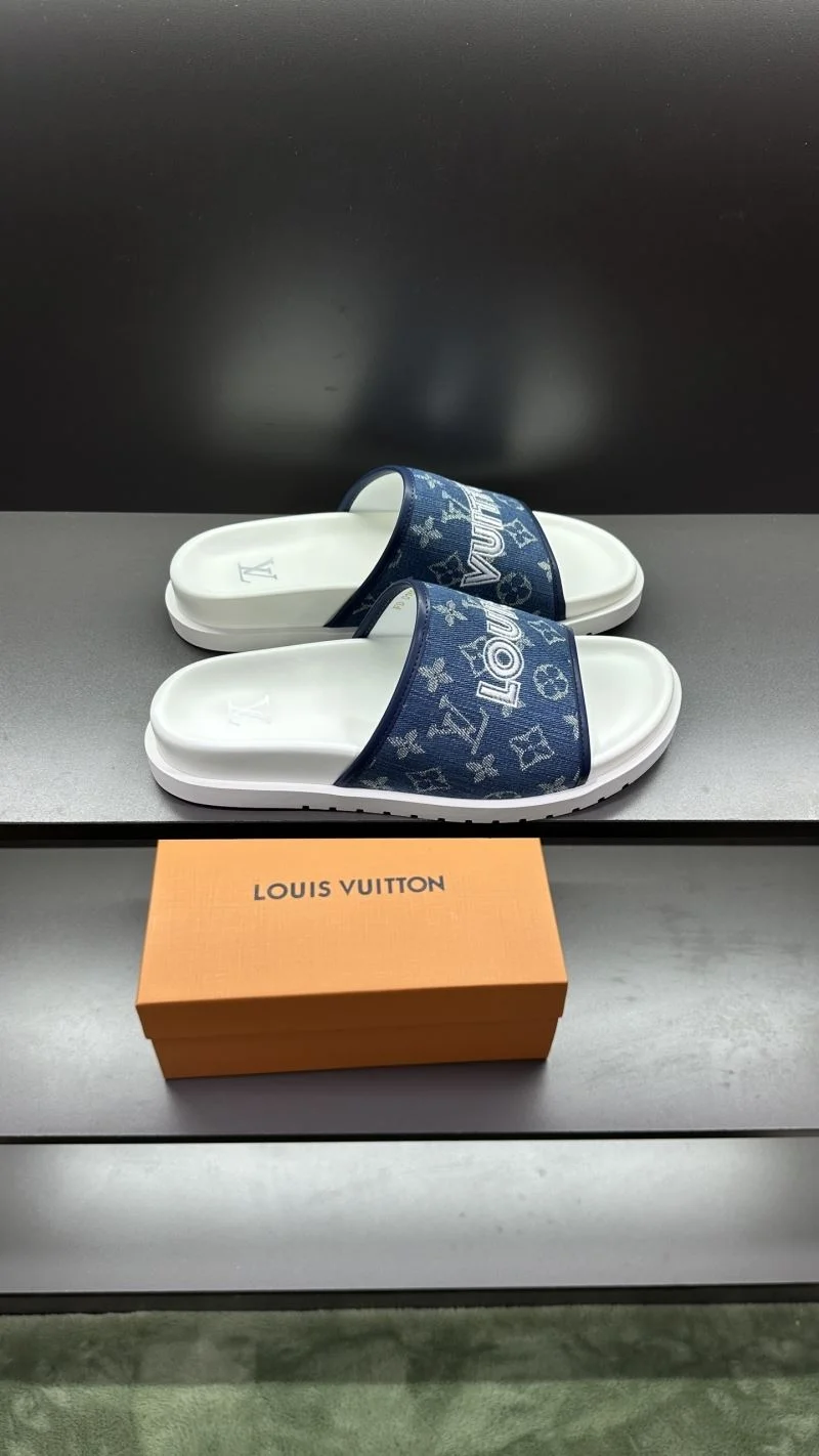Flexible Louis Vuitton Slippers 30584