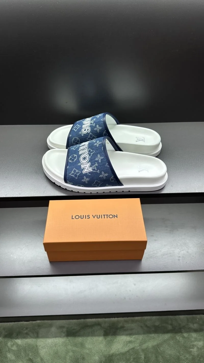 Flexible Louis Vuitton Slippers 30584