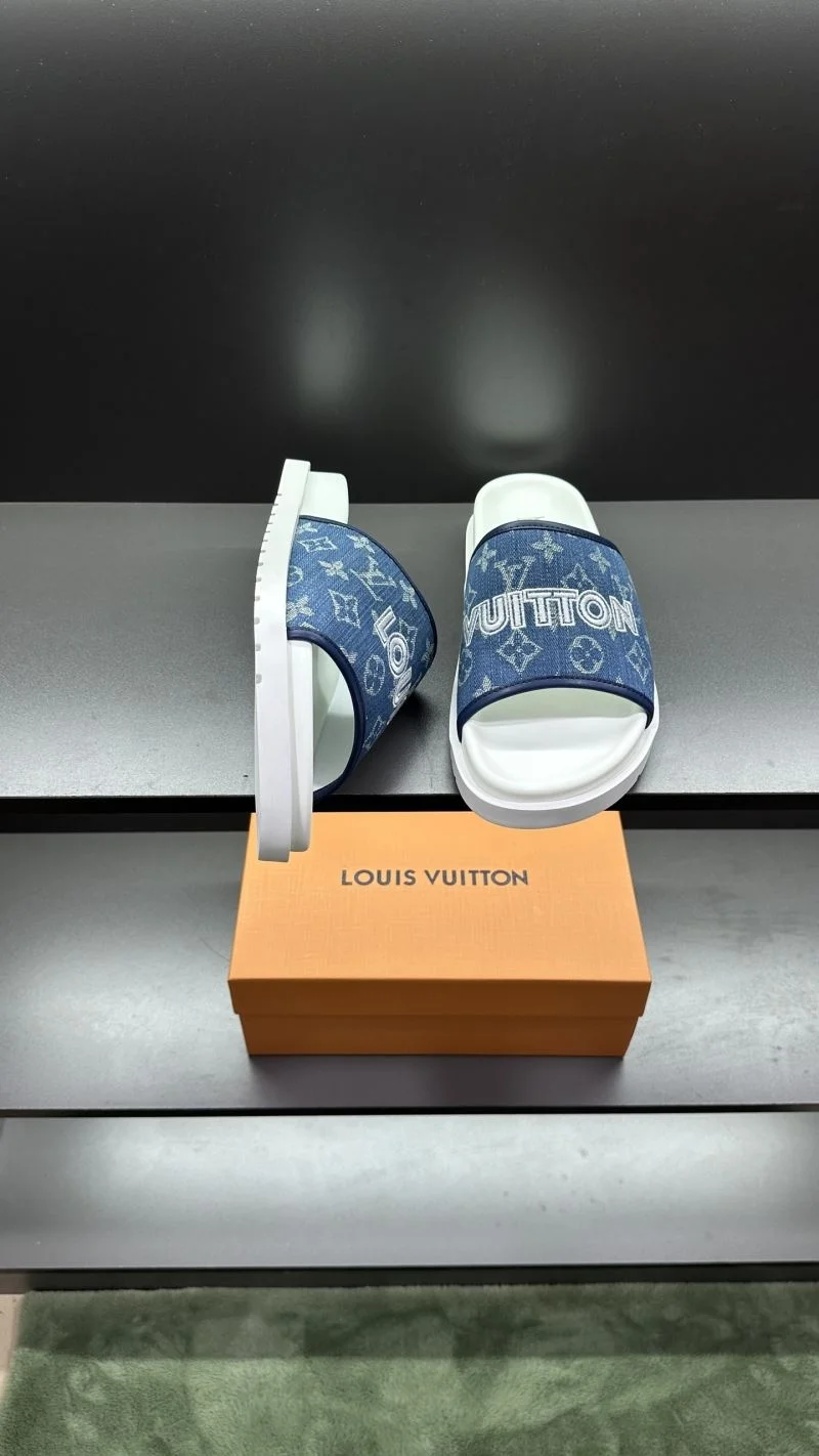 Flexible Louis Vuitton Slippers 30584