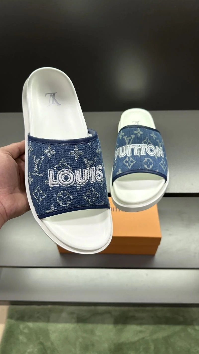 Flexible Louis Vuitton Slippers 30584