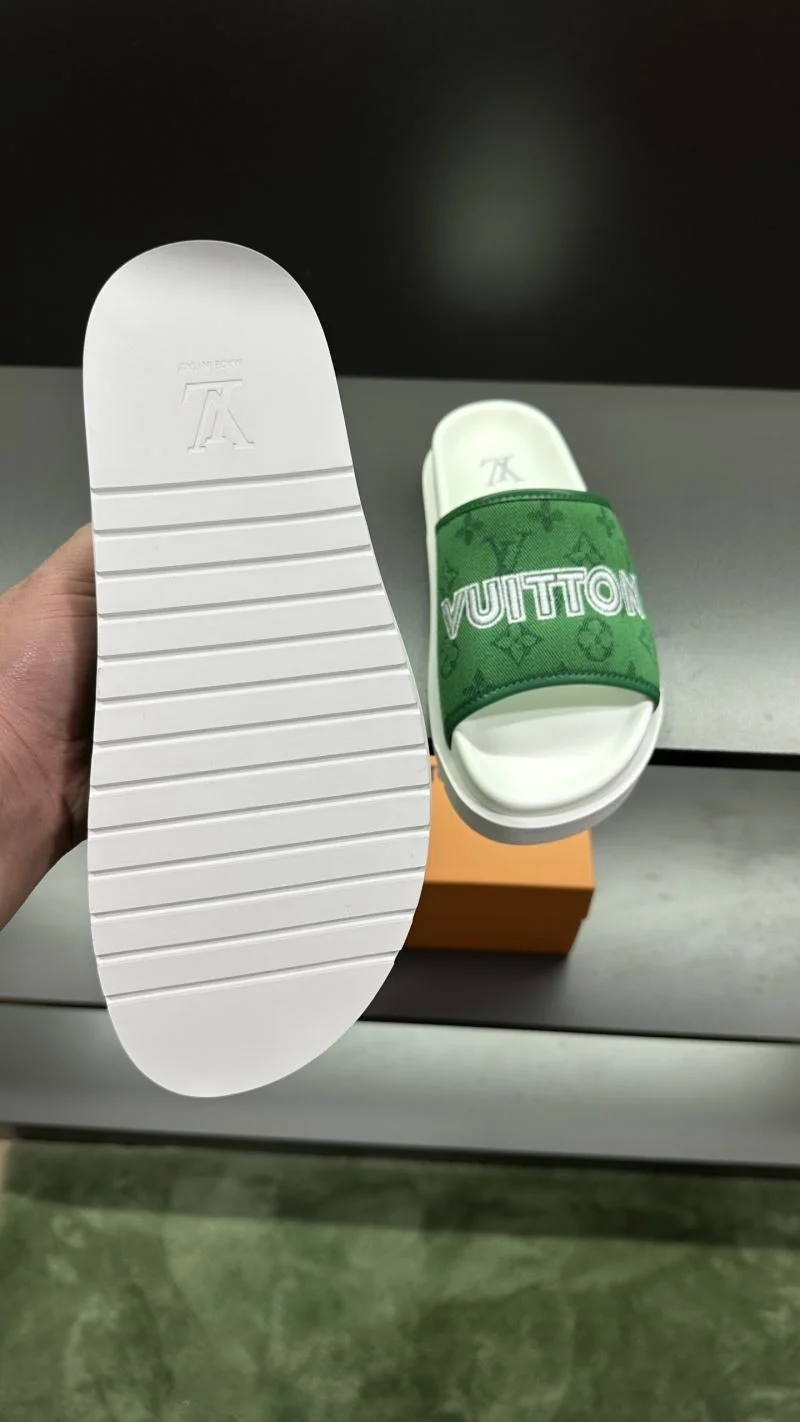 Unique Louis Vuitton Slippers 30575