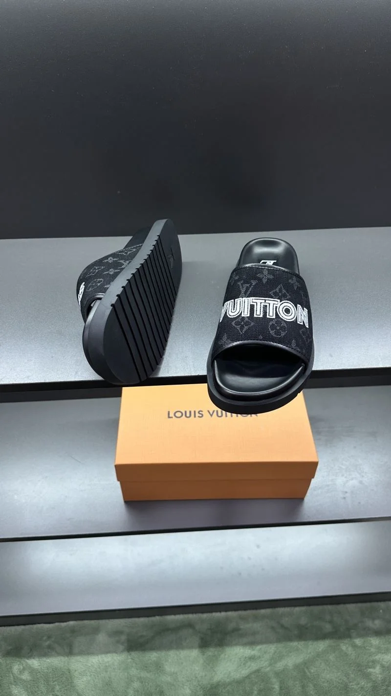 Louis Vuitton Slippers Sustainable 30572