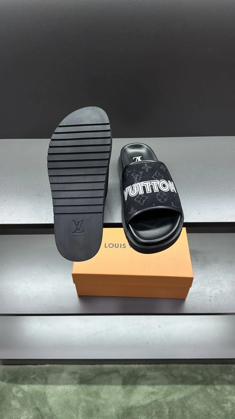 Louis Vuitton Slippers Sustainable 30572