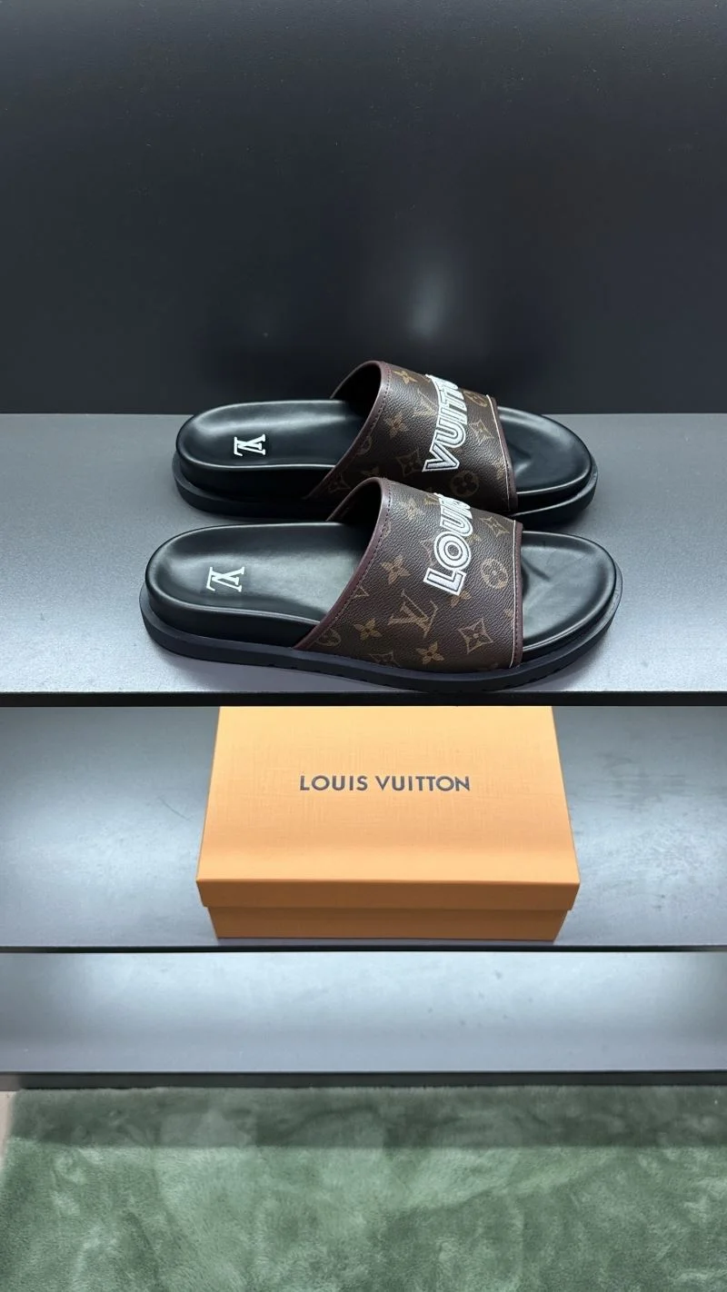 Louis Vuitton Slippers UrbanChic 30569