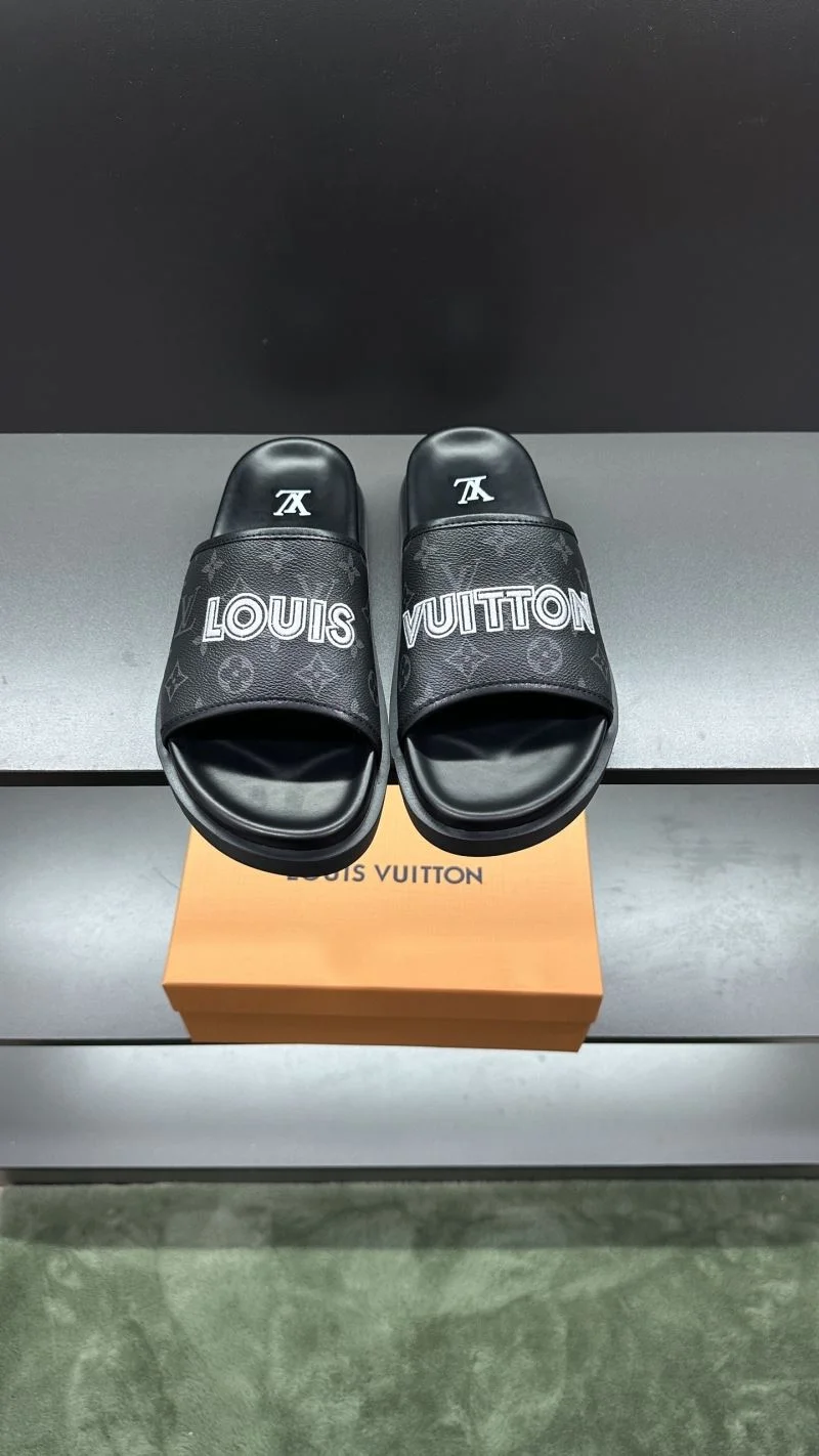 Louis Vuitton Slippers Youthful 30570