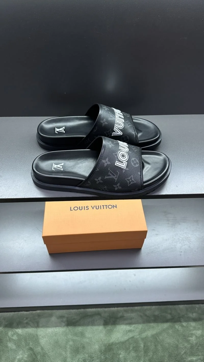 Louis Vuitton Slippers Youthful 30570