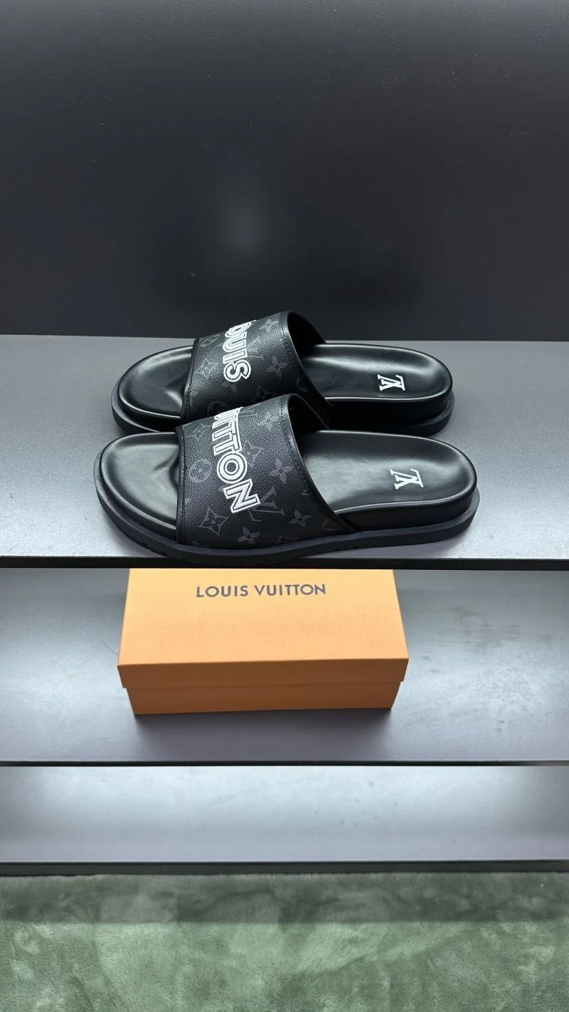 Louis Vuitton Slippers Youthful 30570
