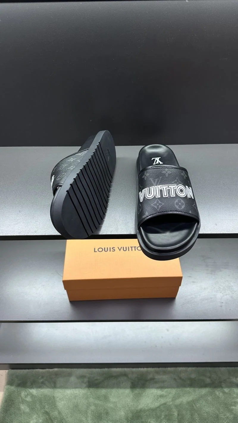 Louis Vuitton Slippers Youthful 30570