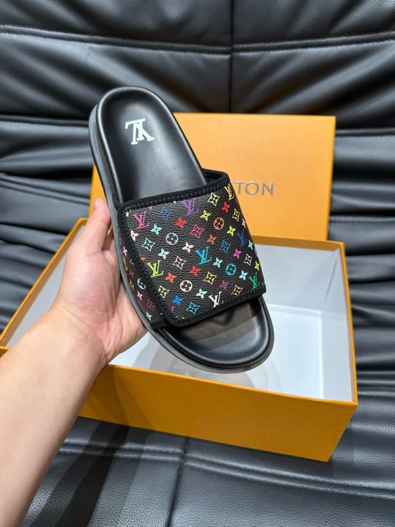 Chic Louis Vuitton Slippers 30565